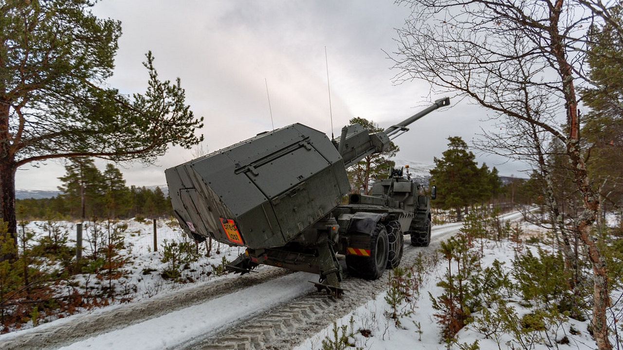 «Лучники» для ВСУ: Швеция поставила Украине 155-мм САУ