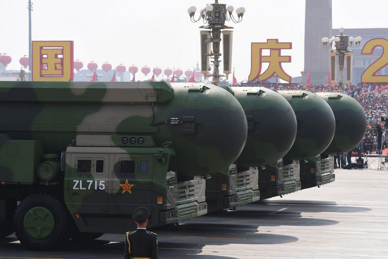 Межконтинентальные баллистические ракеты DF-41 Китая.