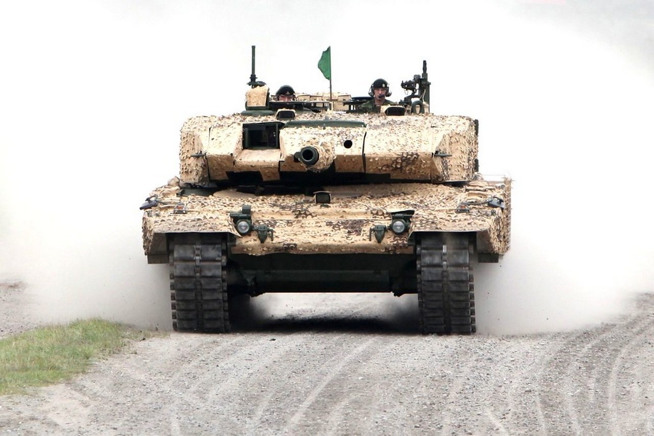 Канадский танк Leopard 2 A4M.