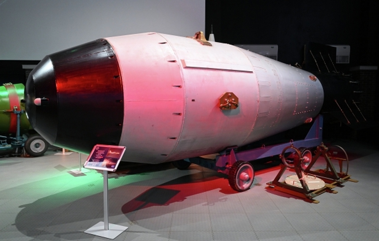 Авиационная бомба А602ЭН («Царь-бомба»), которая считается самым мощным в истории человечества взрывным устройством.