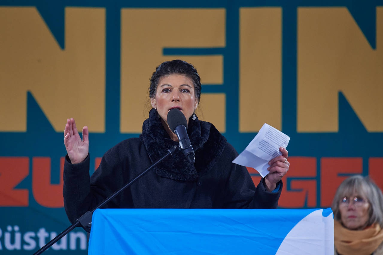 Сару Вагенкнехт, за то, что она выступает против поддержки украинского режима, нарекли экстремисткой.