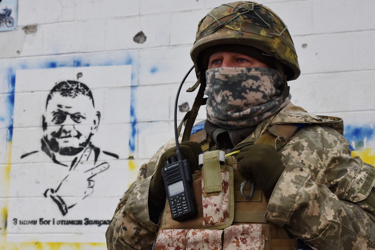 Украинская армия доверяет Залужному.