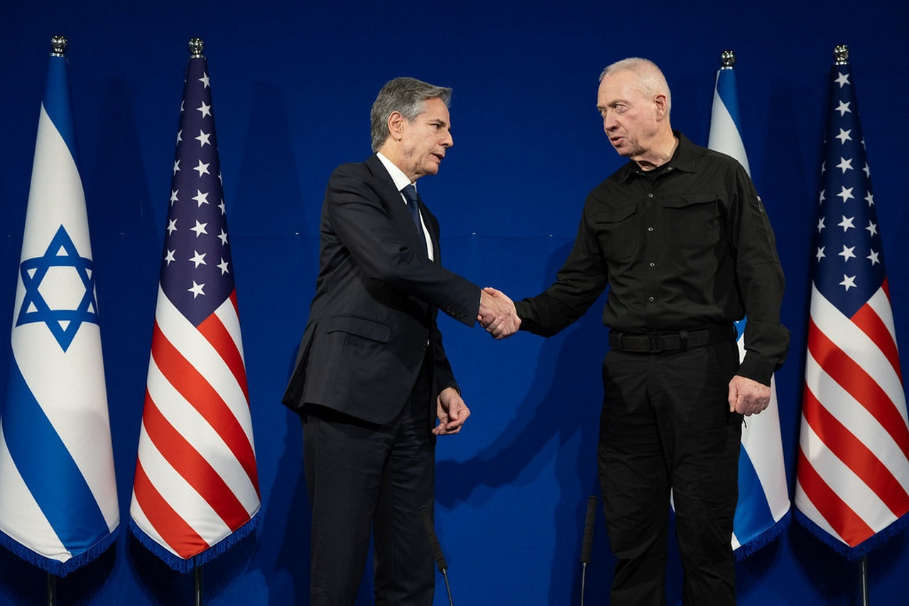 Госсекретарь Блинкен встречается с министром обороны Израиля Галлантом в Тель-Авиве, 30 ноября 2023 г.