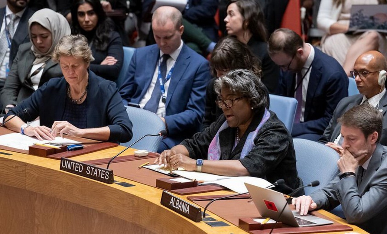 США наложили вето на проект резолюции в Совете Безопасности с требованием немедленного прекращения огня в секторе Газа и освобождения всех заложников.