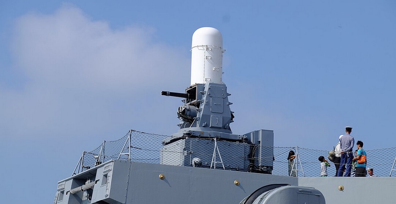 Зенитно-артиллерийский комплекс Phalanx Block 1B на борту корабля ВМС Тайваня.