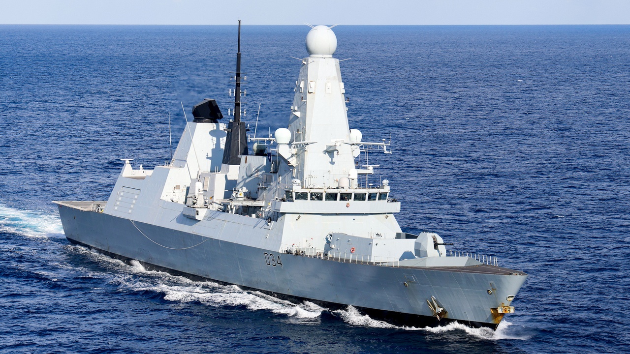 Британский эсминец «Даймонд» сбил в Красном море беспилотник стоимостью около 20 тыс. фунтов стерлингов зенитной ракетой Sea Viper ценой до 2 млн фунтов стерлингов.