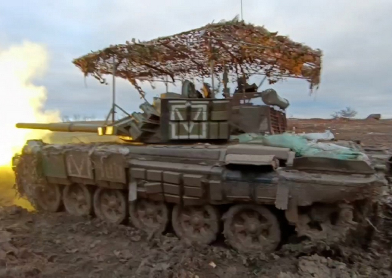 Экипаж танка Т-72Б3 выполнил боевую задачу.
