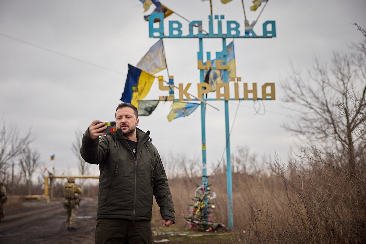 Погоня за хайпом: Зеленский в пока ещё оккупированной части Авдеевки, 31 декабря 2023 г.