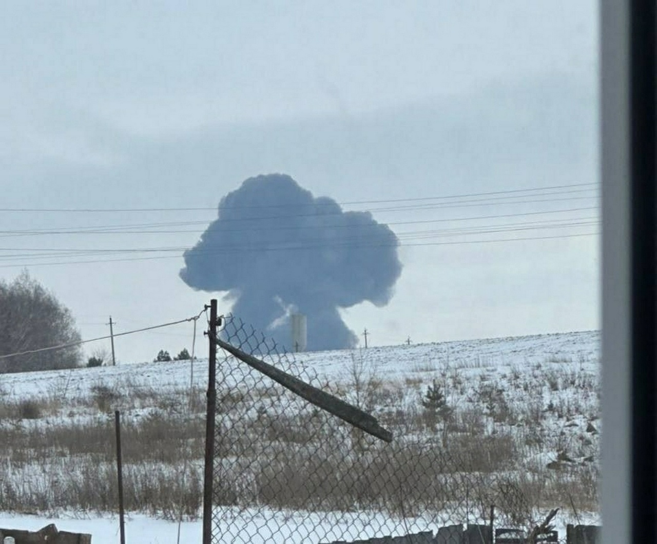 Момент взрыва Ил-76 у села Яблонево в Белгородской области, 23 января 2024 г.