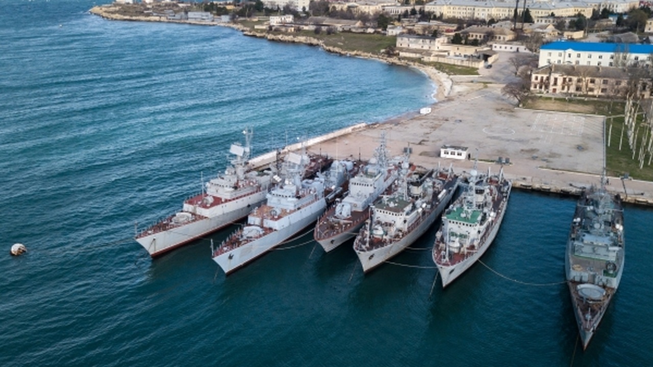 Оставшиеся в Крыму украинские корабли пойдут «на иголки»