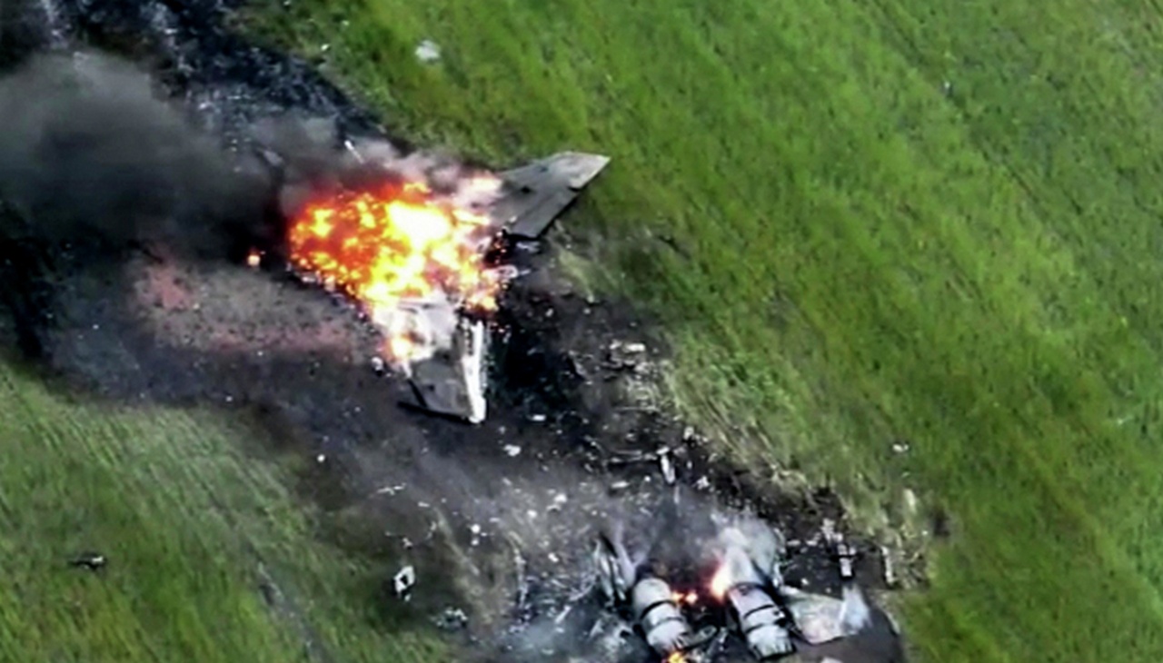 Самолёт МиГ-29 ВВС Украины, сбитый в районе Славянска, июнь 2022 г.