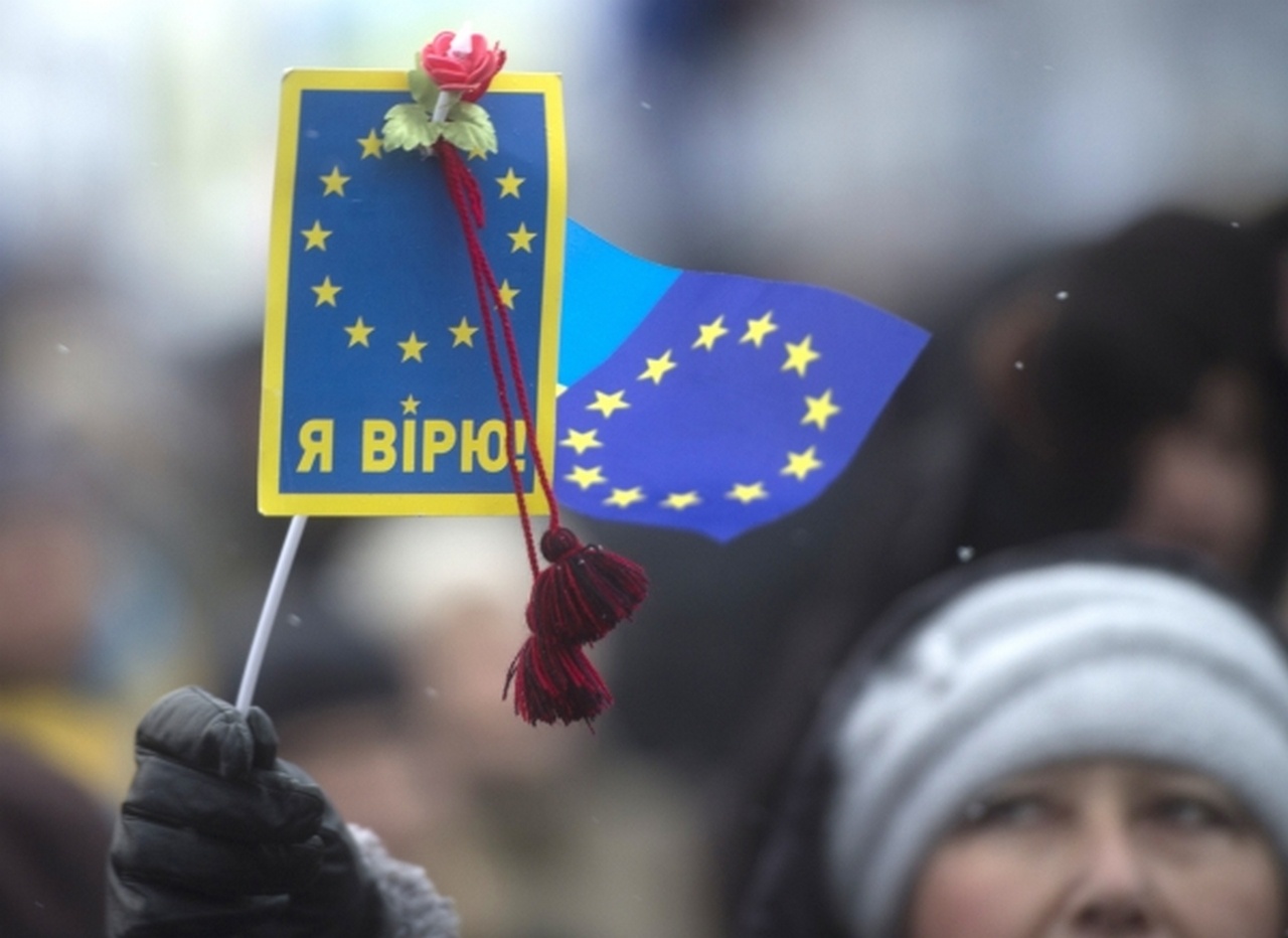 Сторонники евроинтеграции Украины на площади Независимости в Киеве, декабрь 2013 г.