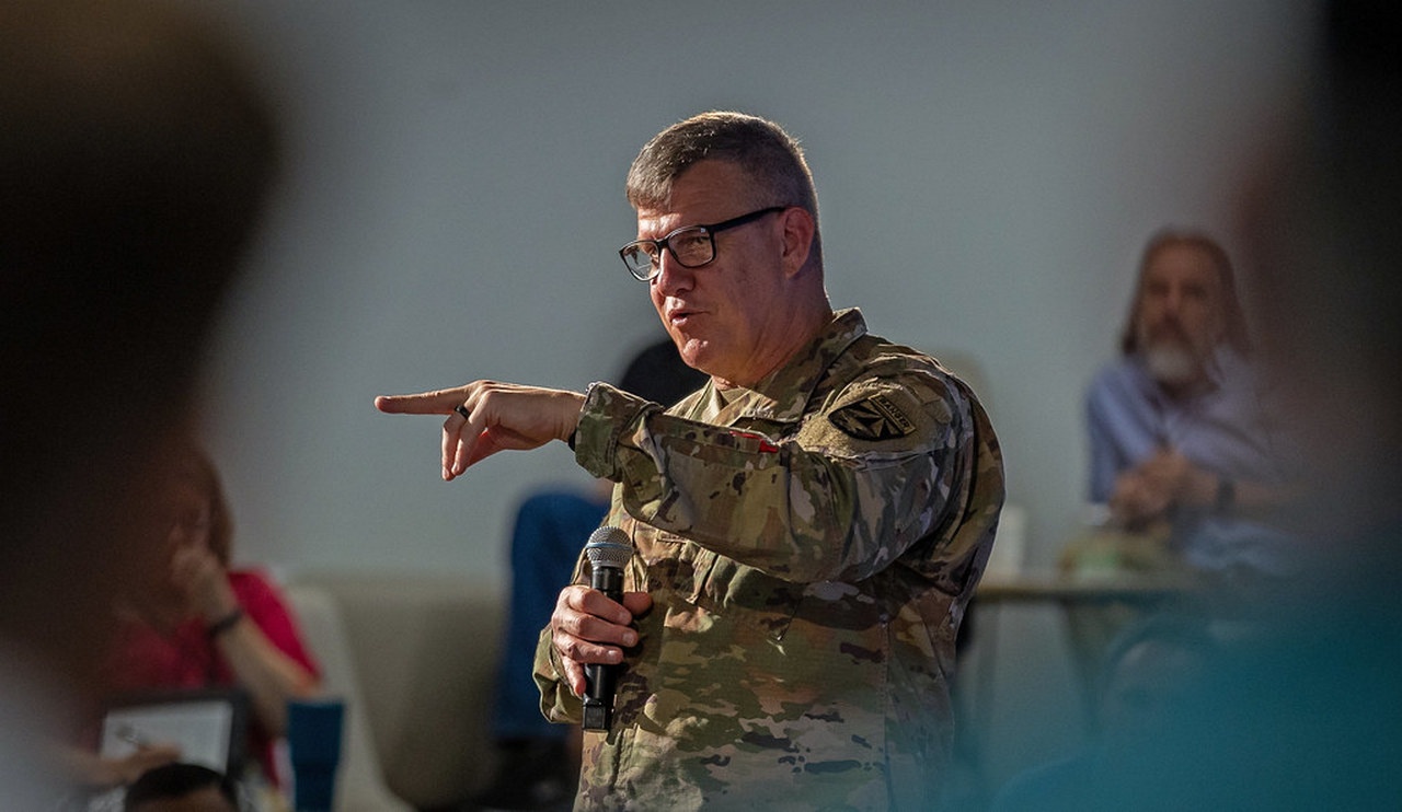 Глава Командования перспективного развития армии США генерал Джеймс Рейни.