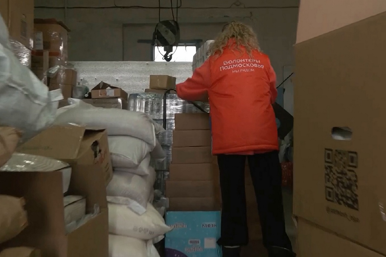 Волонтёры «Доброго дела» доставили очередную фуру с гуманитарной помощью в Донецк.