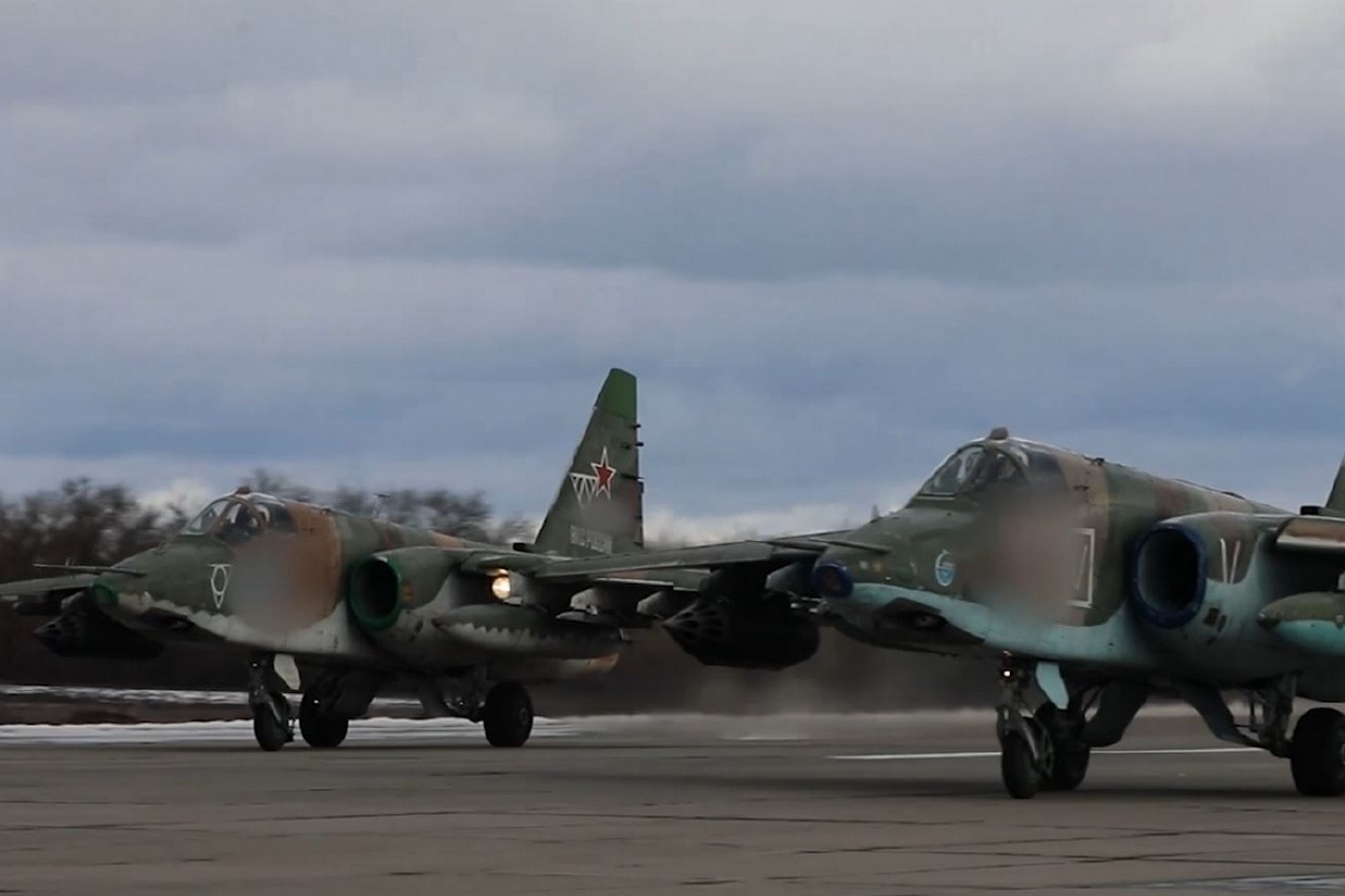Экипажи штурмовиков Су-25 нанесли удар по противнику на Авдеевском направлении.