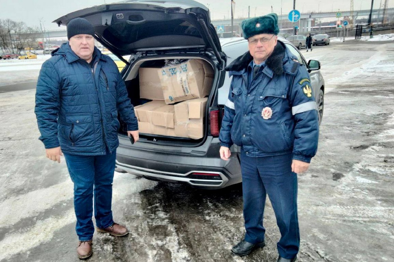 Сотрудники Минтранса Московской области совместно с организаторами пассажирских перевозок собрали помощь для военнослужащих.