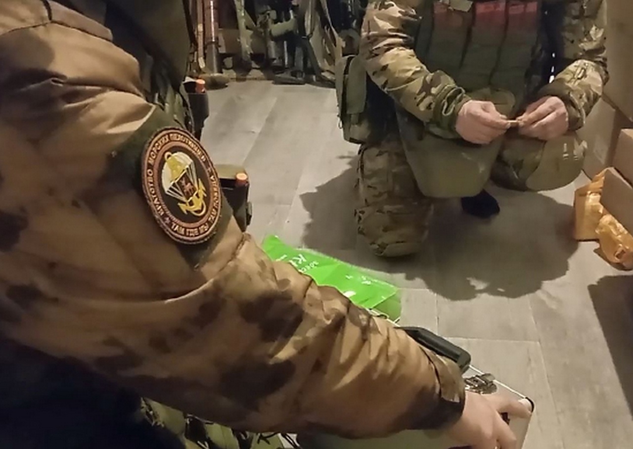Ветераны ВМФ из Нижнего Новгорода передали гуманитарный груз для морских пехотинцев ТОФ, выполняющих боевые задачи в ДНР.
