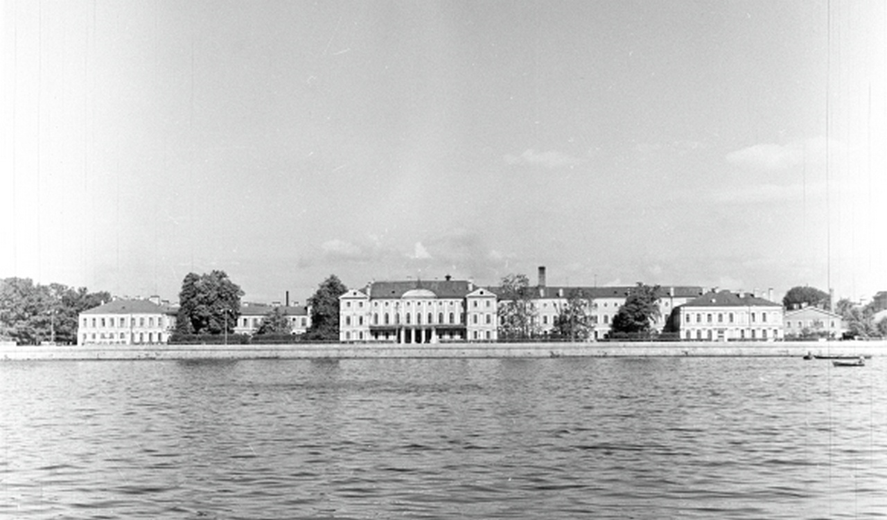 Дворец князя Александра Меншикова на Васильевском острове в Санкт-Петербурге.