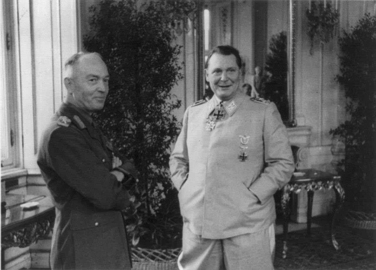 Румынский диктатор Йон Антонеску и рейхсмаршал Герман Геринг во время встречи в Бельведерском дворце в Вене, март 1941 г.