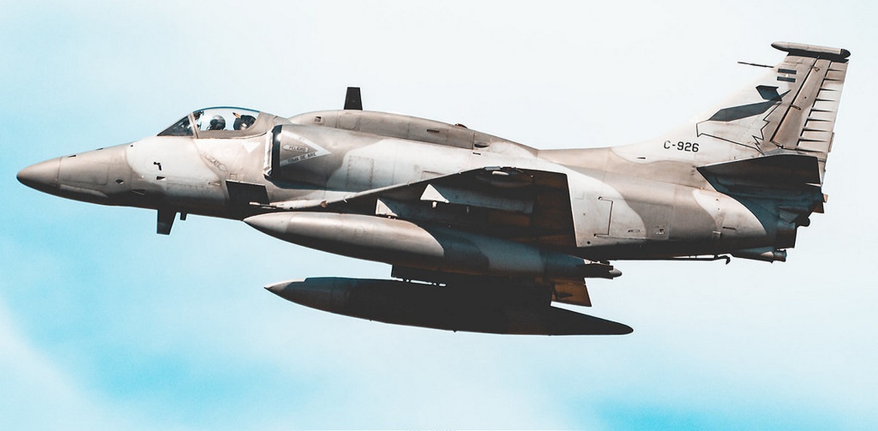 Штурмовик Lockheed Martin A-4AR Fightinghawk ВВС Аргентины.
