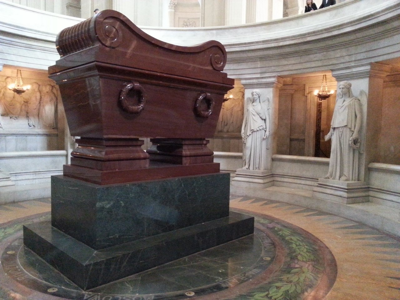 Саркофаг Наполеона I Бонапарта.