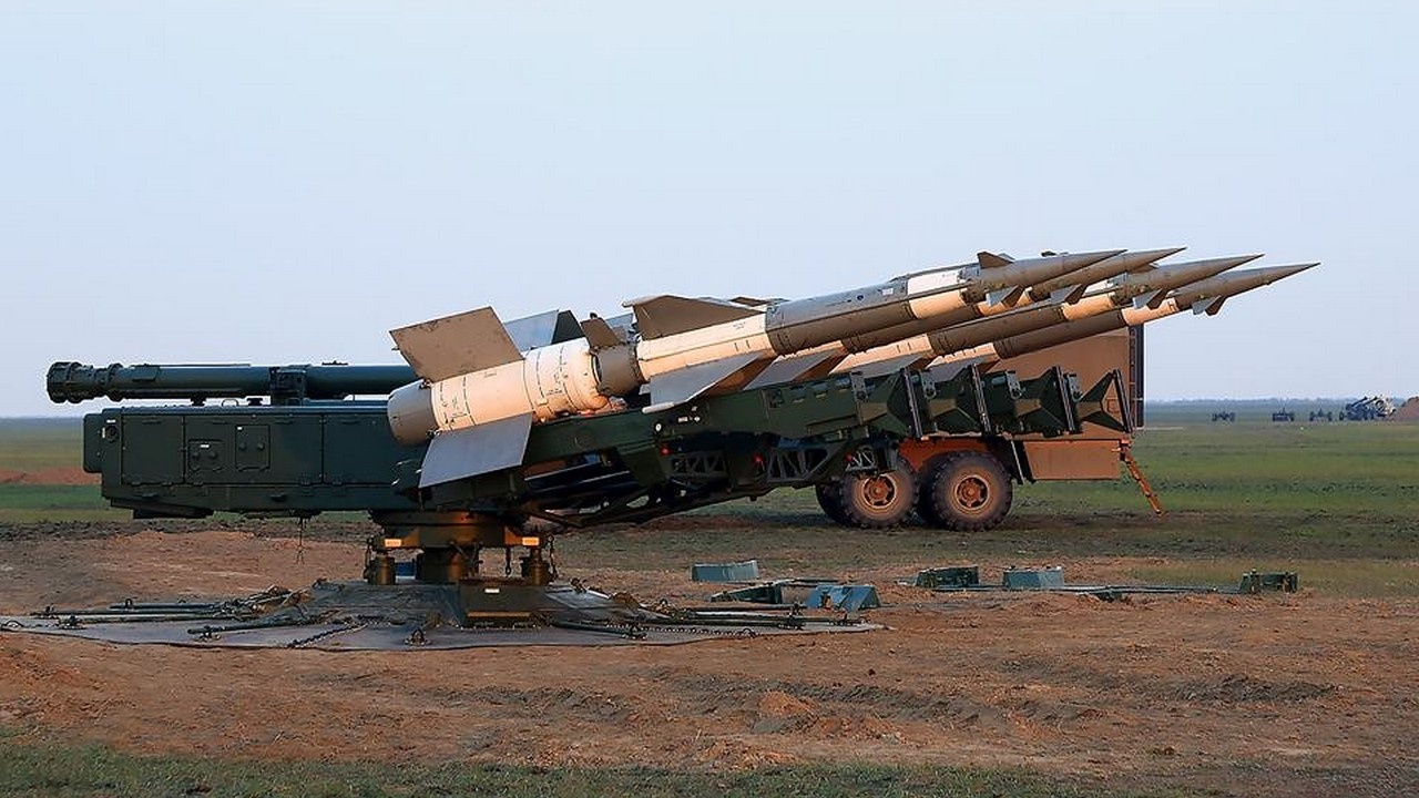 ПВО Украины: от высокотехнологичных ракет к решениям столетней давности