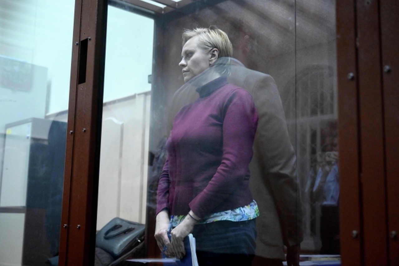 Заместитель руководителя Федеральной таможенной службы Елена Ягодкина, задержанная в рамках расследования дела о коррупции в сфере начисления таможенных пошлин, в Басманном суде Москвы, март 2024 г.