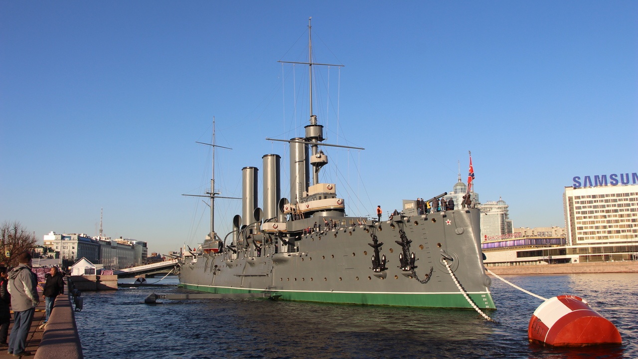 Легендарному крейсеру «Аврора» исполнилось 124 года