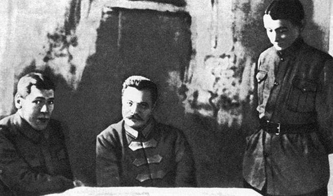 Б.М. Шапошников, М.В. Фрунзе и М.Н. Тухачевский.