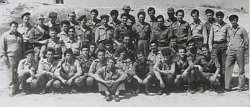 Офицеры 231-го зенитно-ракетного полка Войск ПВО СССР в расположении части под г. Хомс, 1984 г.