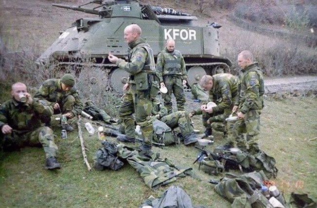 Шведские слдаты в составе KFOR в Косово