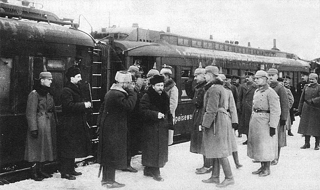 Прибытие делегации Советской России в Брест-Литовск