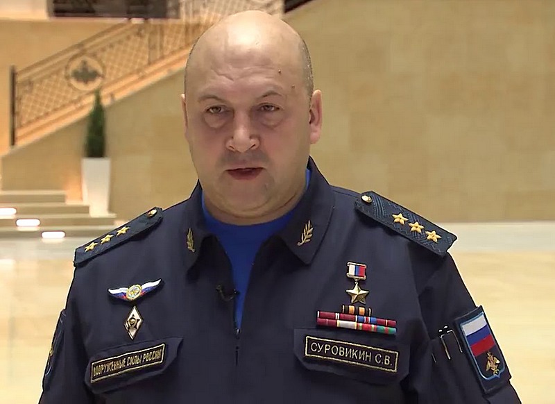 Главнокомандующий воздушно-космическими силами генерал-полковник Сергей Суровикин