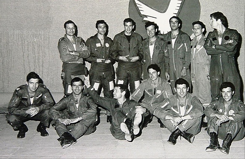 Израильские пилоты после успешного окончания операции