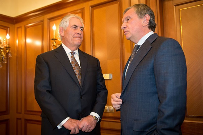 Игорь Сечин с главой ExxonMobil  Рексом Тиллерсоном.