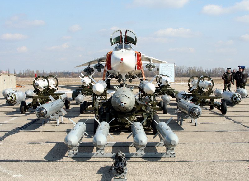 Су-24 полная бомбовая нагрузка - 6 тонн