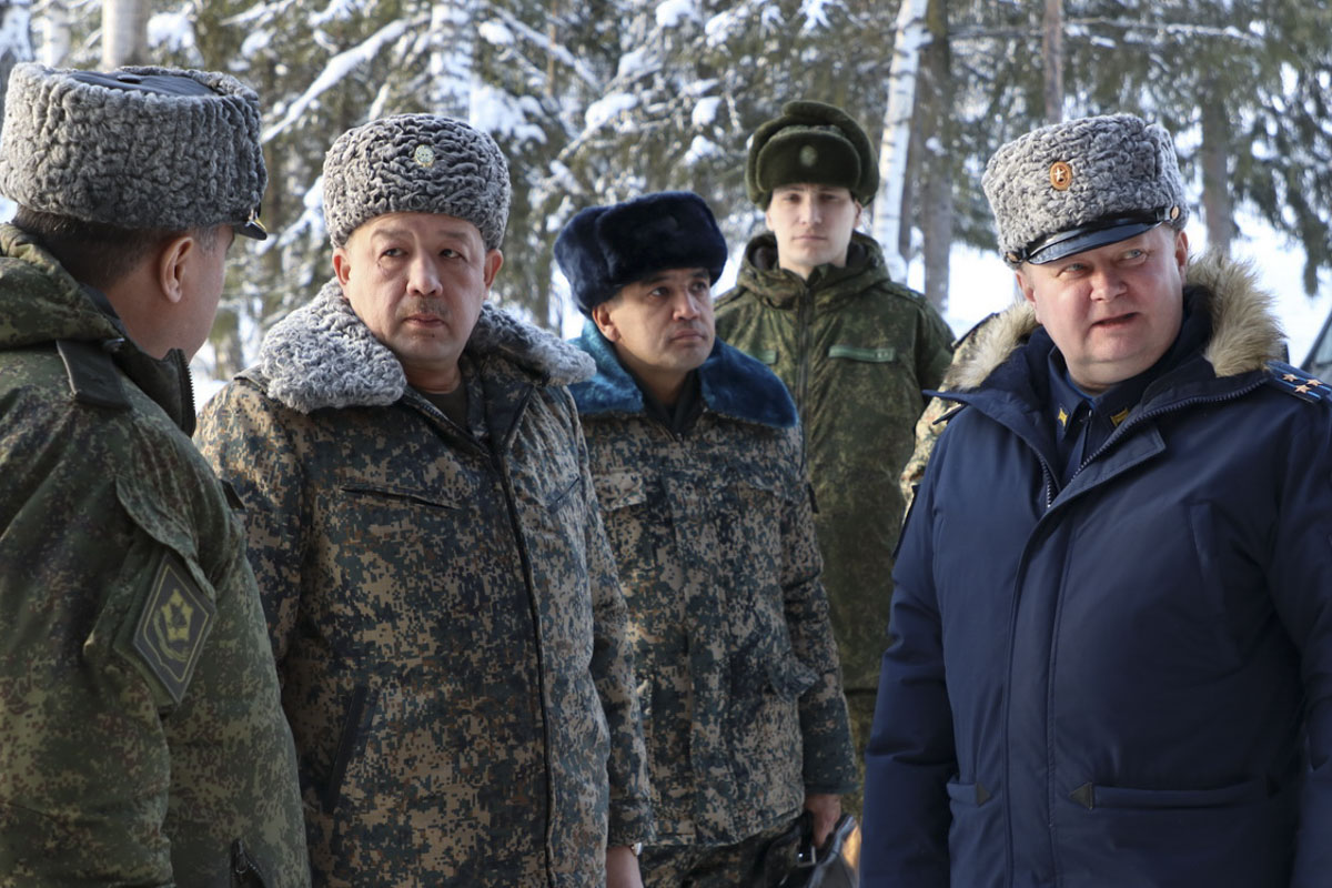 Соединения ЦВО в Сибири посетила военная делегация из Узбекистана Соединения ЦВО в Сибири посетила военная делегация из Узбекистана