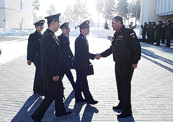 Военные делегации государств-членов ШОС обсуждают на Южном Урале совместное учение «Мирная миссия» Военные делегации государств-членов ШОС обсуждают на Южном Урале совместное учение «Мирная миссия»