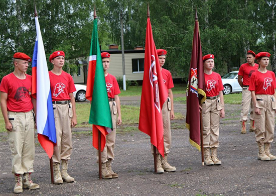 В Республике Татарстан стартовали лагерные смены юнармейцев В Республике Татарстан стартовали лагерные смены юнармейцев