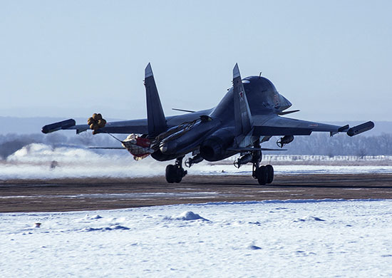 Два новых бомбардировщика Су-34 поступили в авиаполк ЦВО в Сибири Два новых бомбардировщика Су-34 поступили в авиаполк ЦВО в Сибири