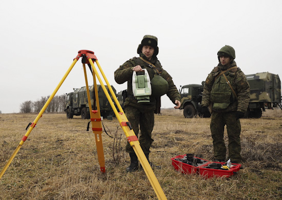 На Кубани геодезисты ЮВО приступили к освоению нового навигационного оборудования На Кубани геодезисты ЮВО приступили к освоению нового навигационного оборудования