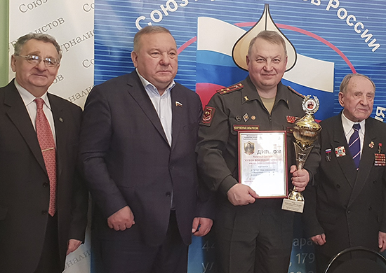 Самарский Дом офицеров награжден кубком армейской славы имени Дениса Давыдова Самарский Дом офицеров награжден кубком армейской славы имени Дениса Давыдова