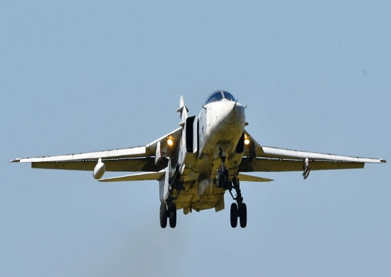 Экипажи Су-24М авиаполка ЮВО уничтожили объекты ПВО условного противника в ходе летно-тактического учения в Волгоградской области Экипажи Су-24М авиаполка ЮВО уничтожили объекты ПВО условного противника в ходе летно-тактического учения в Волгоградской области