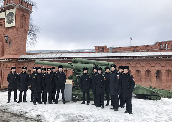 Курсанты Военно-морского института ВУНЦ ВМФ посетили Военно-исторический музей артиллерии, инженерных войск и войск связи Курсанты Военно-морского института ВУНЦ ВМФ посетили Военно-исторический музей артиллерии, инженерных войск и войск связи