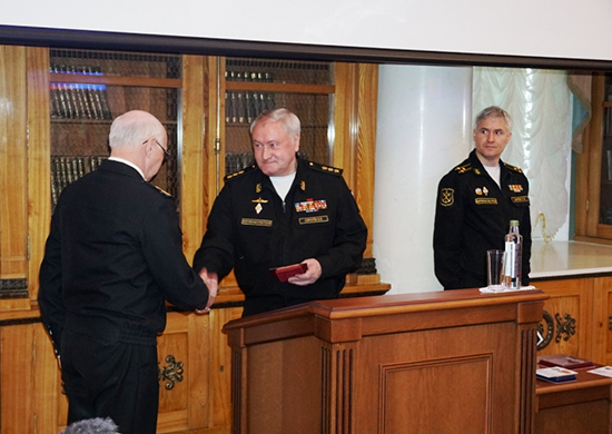 В главкомате ВМФ России обсудили создание профильного юнармейского направления В главкомате ВМФ России обсудили создание профильного юнармейского направления