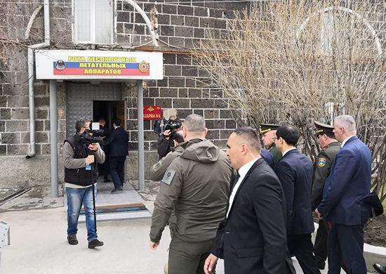 Российскую военную базу в Гюмри посетил премьер-министр Армении Никол Пашинян Российскую военную базу в Гюмри посетил премьер-министр Армении Никол Пашинян