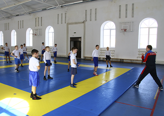Боксеры ЦСКА провели мастер-класс в Оренбургском президентском кадетском училище