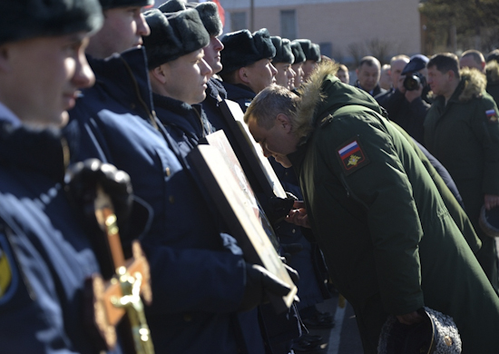 В Бурятии военнослужащие 36 армии встретили мощи святых В Бурятии военнослужащие 36 армии встретили мощи святых