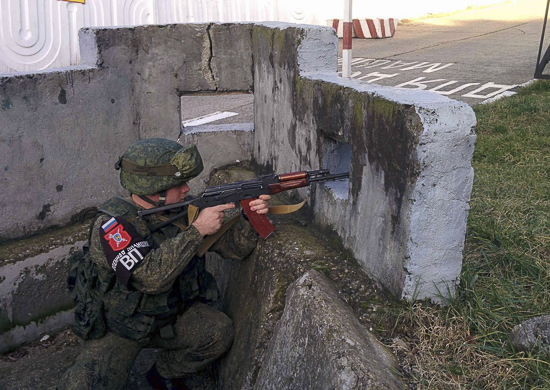 Военнослужащие отдельной ракетно-артиллерийской бригады Новороссийской ВМБ отразили нападение «террористов» на военный городок Военнослужащие отдельной ракетно-артиллерийской бригады Новороссийской ВМБ отразили нападение «террористов» на военный городок