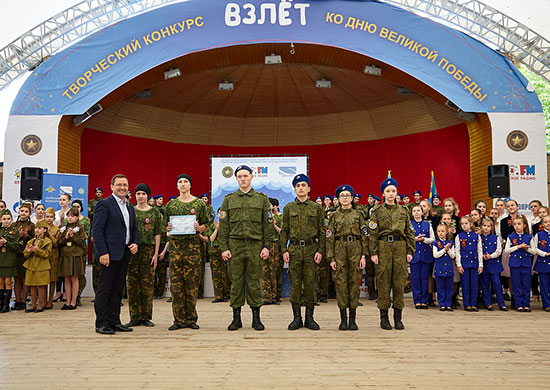 Более 150 московских школьников пополнили ряды «Юнармии» Более 150 московских школьников пополнили ряды «Юнармии»
